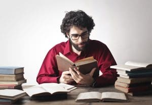 לימודים אקדמיים לבן מהגרים
